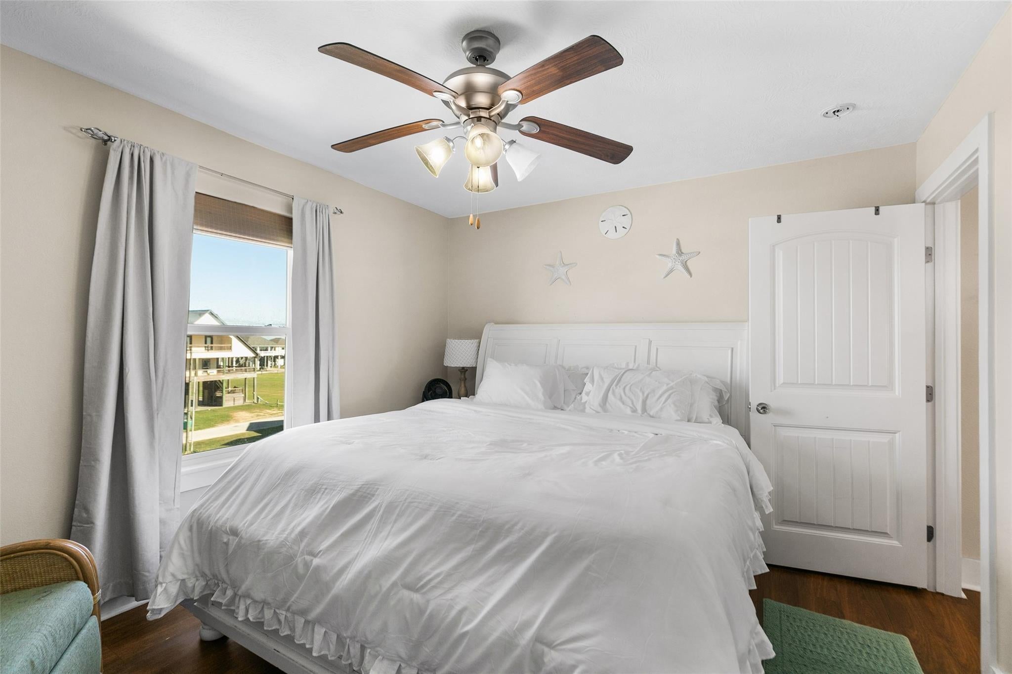 862 Gregory Lane