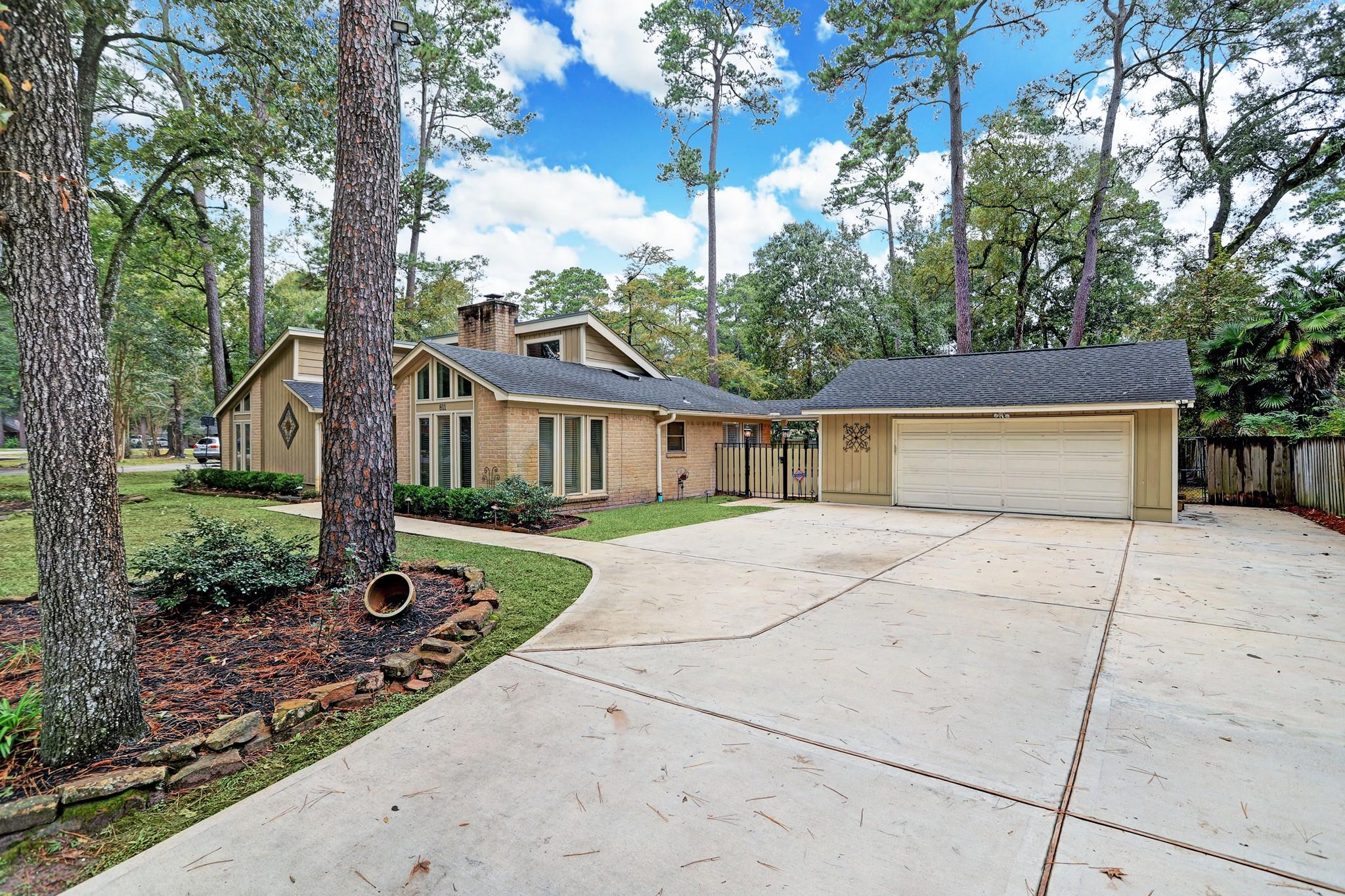 811 Castle Hill Trail