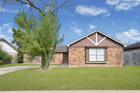 Photo of 13906 Bearwood Road, Houston, TX 77038 (MLS # 41349769)