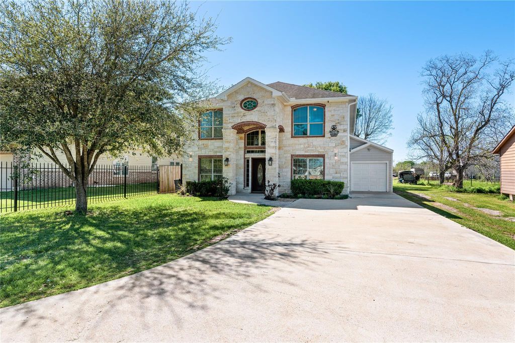 Photo of 3618 Kansas Street, Fresno, TX 77545 (MLS # 32038134)