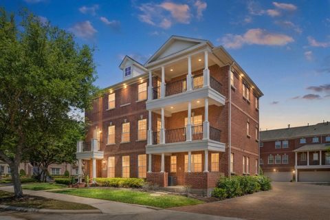 Photo of 38 Olmstead Row, The Woodlands, TX 77380 (MLS # 89959336)