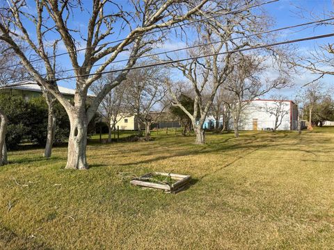 Photo of TBD 4th Street, Dickinson, TX 77539 (MLS # 34841487)