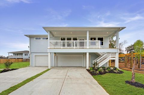 Homes For Sale - 1906 Ashlee Court<br/> Dickinson, TX 77539