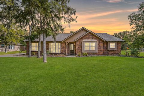 Photo of 5315 Kingsmill Road, Friendswood, TX 77546 (MLS # 84365791)