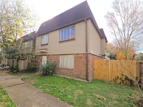 Photo of 8379 La Roche Lane, Houston, TX 77036 (MLS # 43031412)