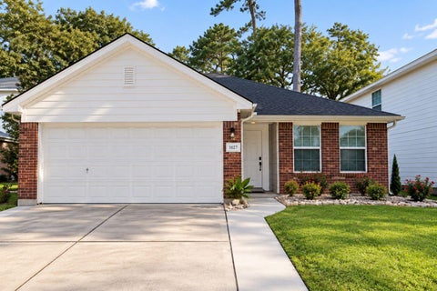 Homes For Rent - 15 Thicket Grove Place<br/> Conroe, TX 77385