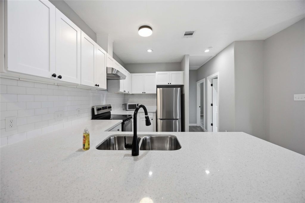 Photo of 426 New Mexico Street #B, Houston, TX 77029 (MLS # 9610252)