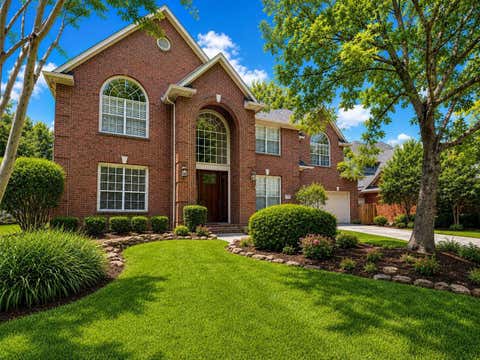 Homes For Sale - 19 Bentgrass Place<br/> Montgomery County, The Woodlands, TX 77381