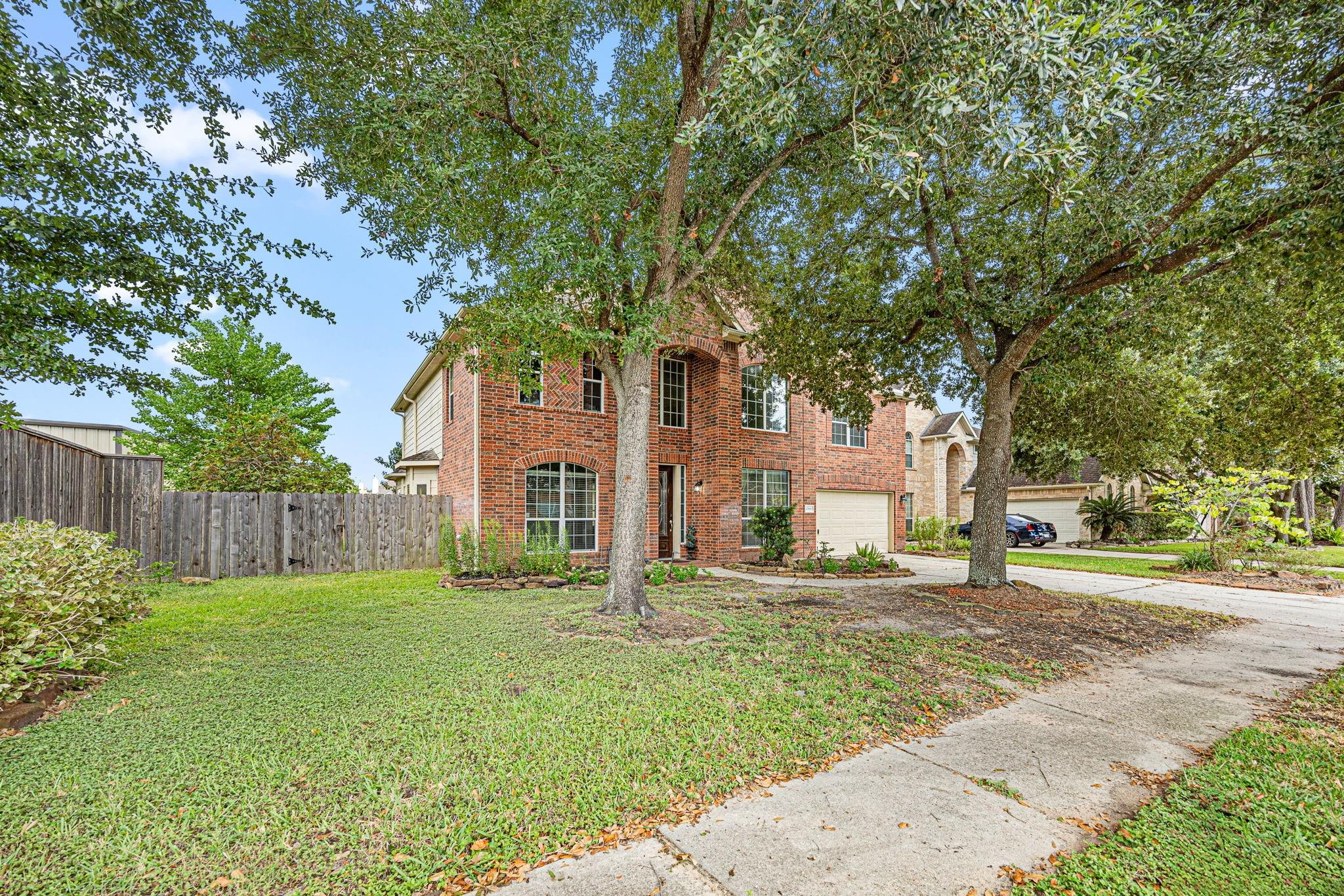 25993 N Royal Emerald Ln