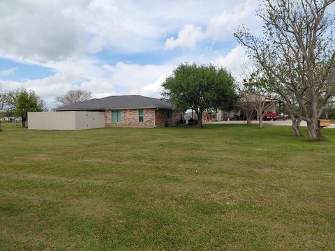 3831 County Road 211 Danbury TX 77534