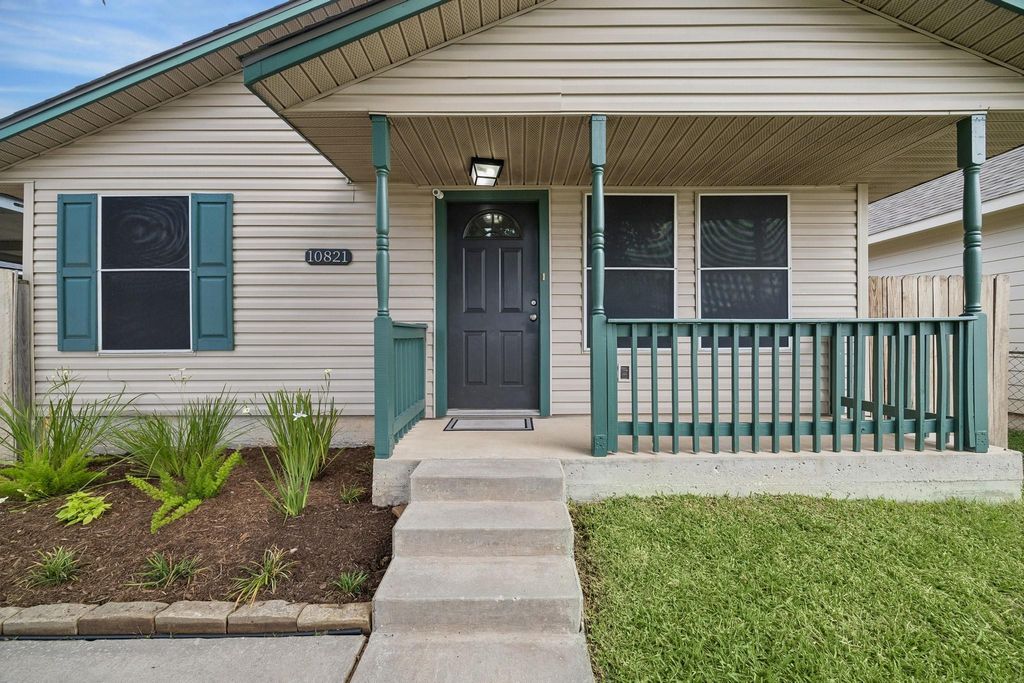 Photo of 10821 Deaf Smith Street, La Porte, TX 77571 (MLS # 93599517)