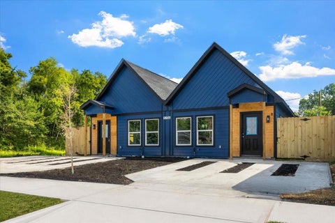 Photo of 5106 Pershing Street, Houston, TX 77033 (MLS # 16355784)