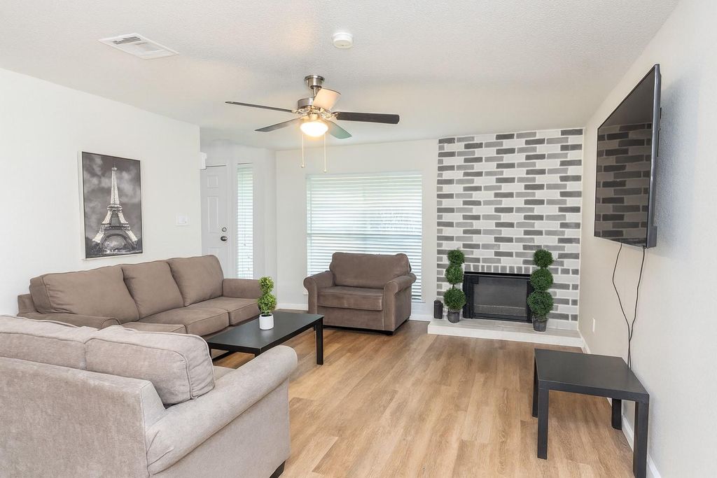 Photo of 5825 Village Forest Court, Houston, TX 77092 (MLS # 55777628)