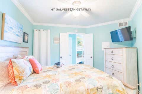 Photo of 6300 Seawall Boulevard #9214, Galveston, TX 77551 (MLS # 71643658)