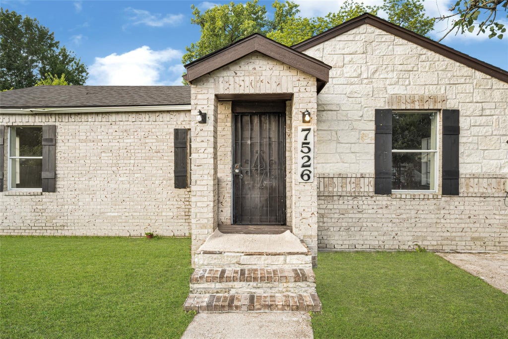Photo of 7526 Bywood Street, Houston, TX 77028 (MLS # 6458568)