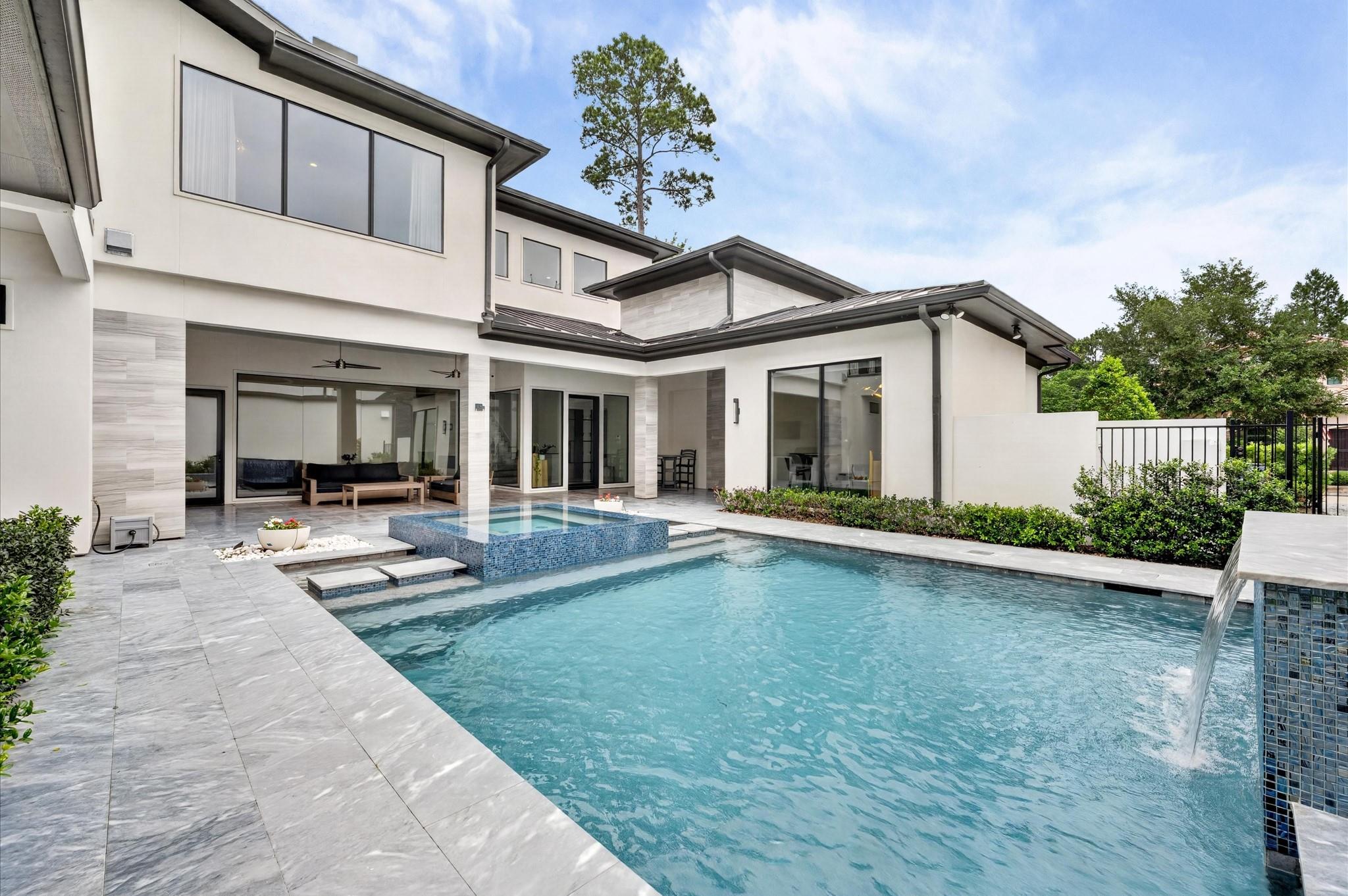 14 Kingscote Way
