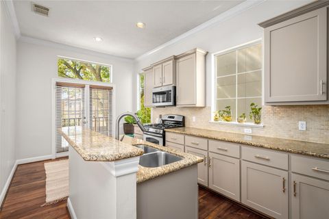 Tiny photo for 5610 Kiam Street #F, Houston, TX 77007 (MLS # 93532149)