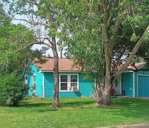Photo of 1713 N Avenue H, Freeport, TX 77541 (MLS # 59824580)