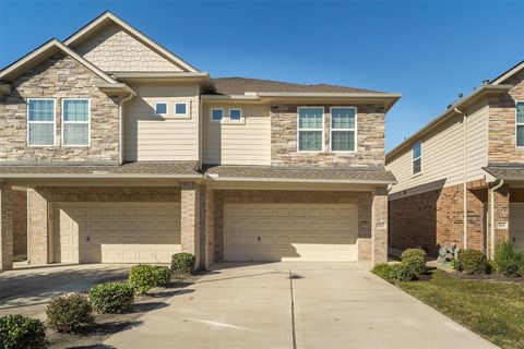 Photo of 523 N 1st Street, La Porte, TX 77571 (MLS # 19747878)