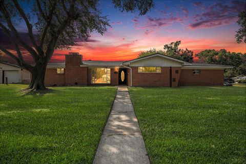 Photo of 2439 11th Street N, Texas City, TX 77590 (MLS # 32600466)