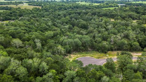Photo of 2 Millwood Trail, Brenham, TX 77833 (MLS # 88587106)