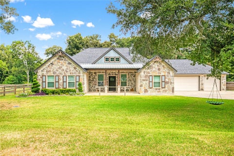 Photo of 34 Nelson Court, Jones Creek, TX 77541 (MLS # 7549387)