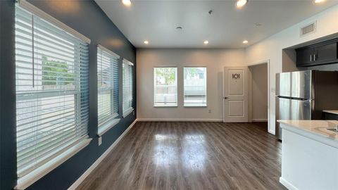 Photo of 1920 Calumet St #103, Houston, TX 77004 (MLS # 79985333)