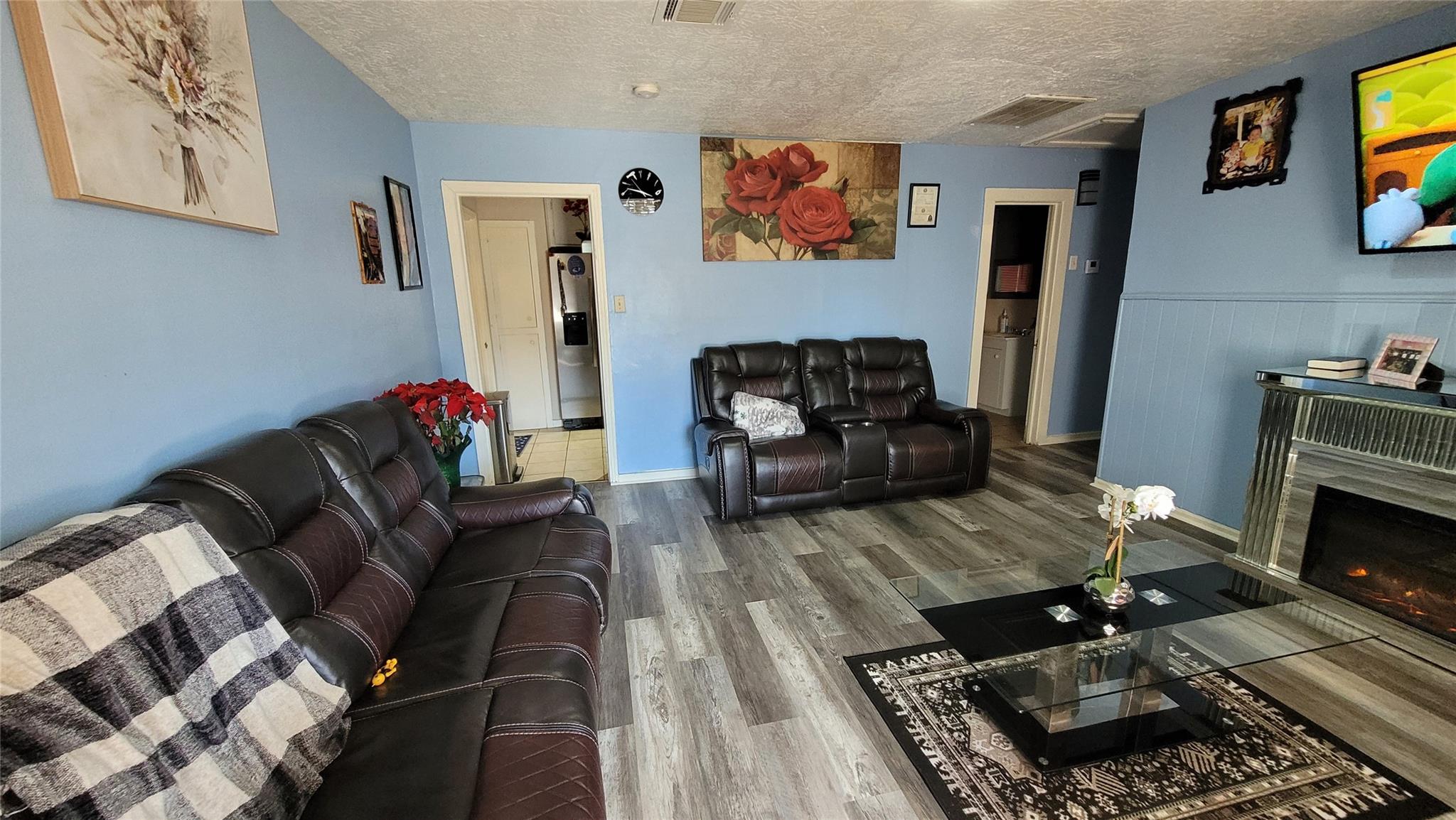 8429 Flintridge