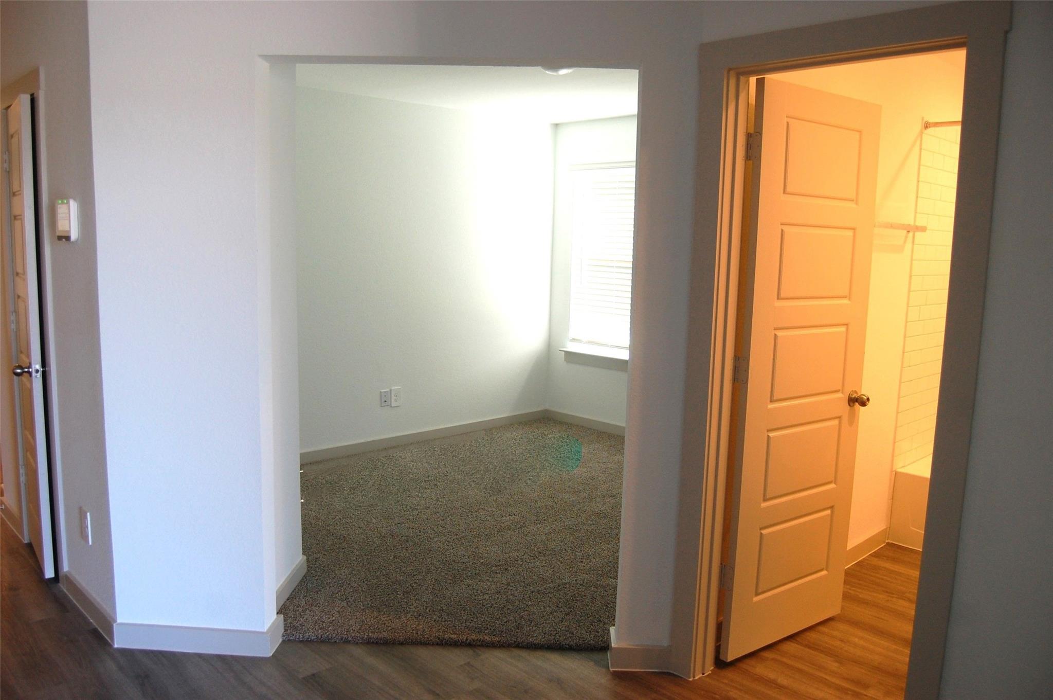 7702 Sleek Flock Lane
