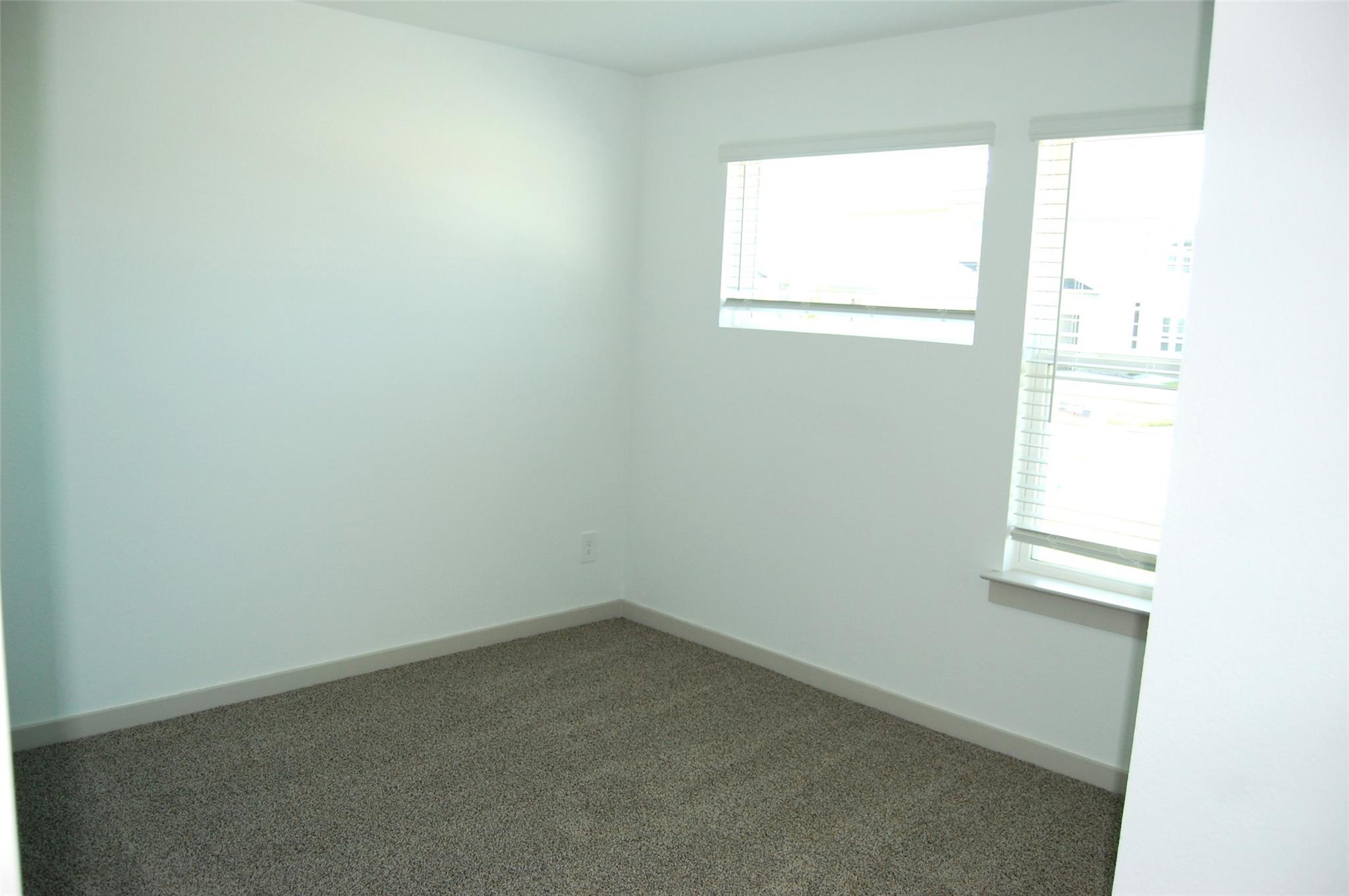 7702 Sleek Flock Lane
