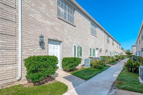 Photo of 7729 Cambridge Street #7729, Houston, TX 77054 (MLS # 94644241)
