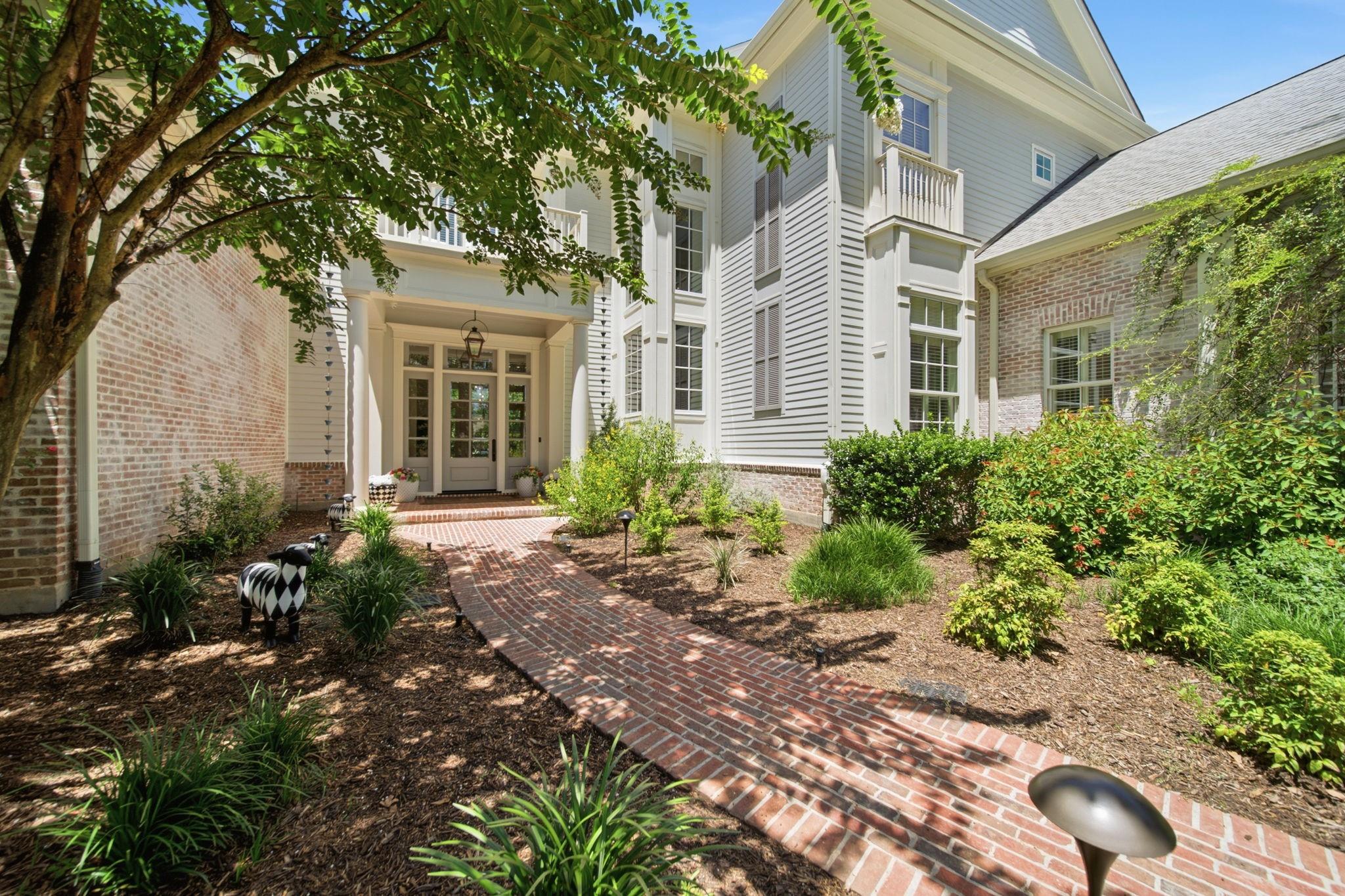 859 Eagle Pointe