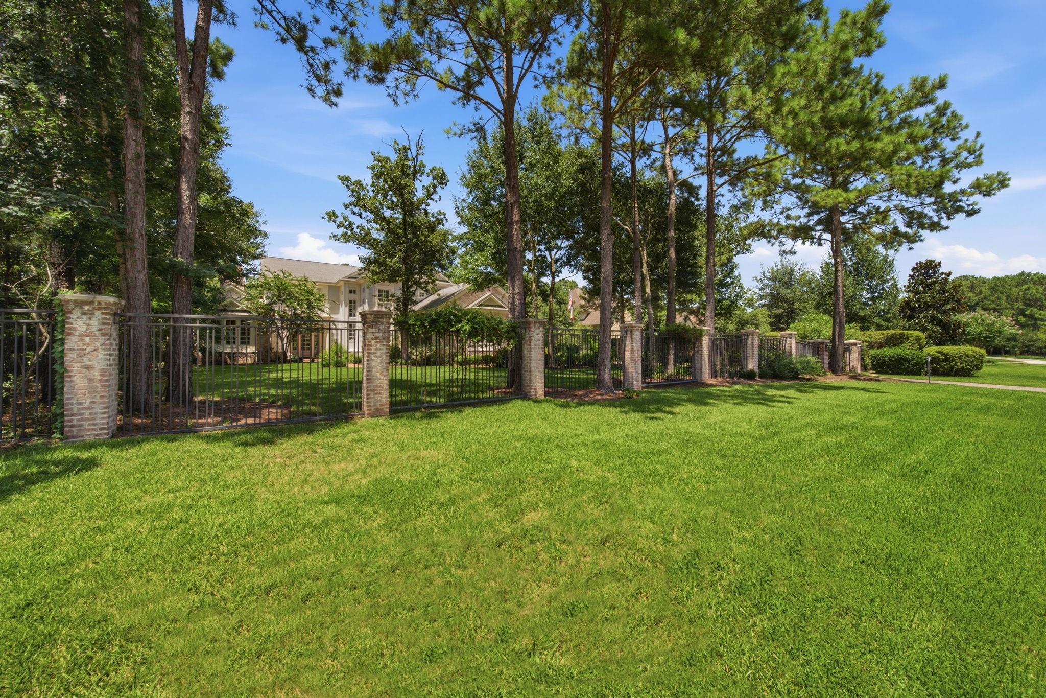 859 Eagle Pointe