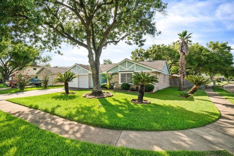 Photo of 15802 Tammany Lane, Houston, TX 77082 (MLS # 63787555)