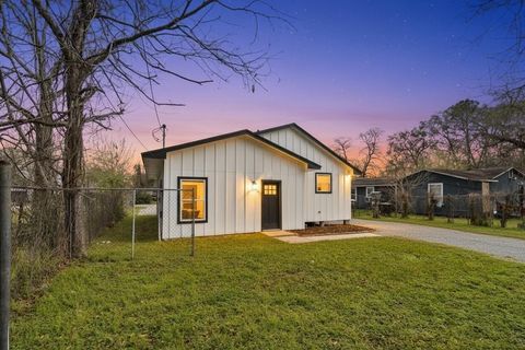 2429 Cliff Dale Street Houston TX 77091