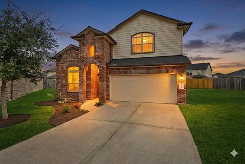 Photo of 2002 Casterly Court, Fresno, TX 77545 (MLS # 43512345)