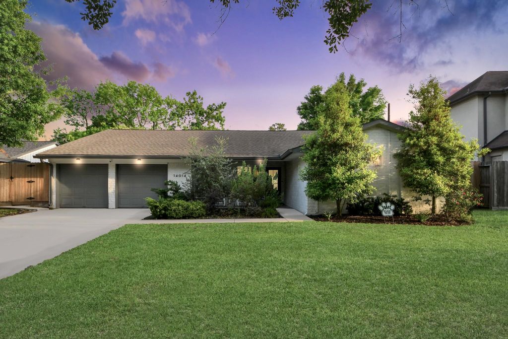 Photo of 14014 Kingsride Lane, Houston, TX 77079 (MLS # 95677171)