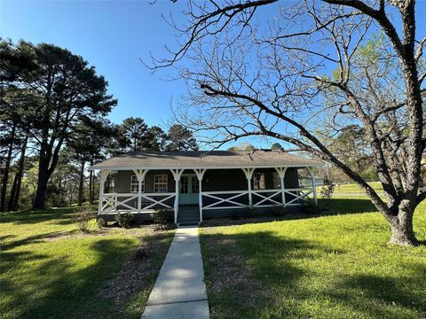 Photo of 680 Mockingbird Hills, Livingston, TX 77351 (MLS # 67999854)