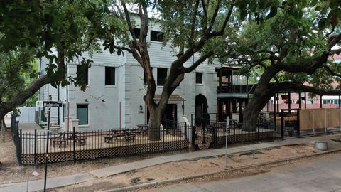 Photo of 1916 Baldwin St, Houston, TX 77002 (MLS # 26258245)