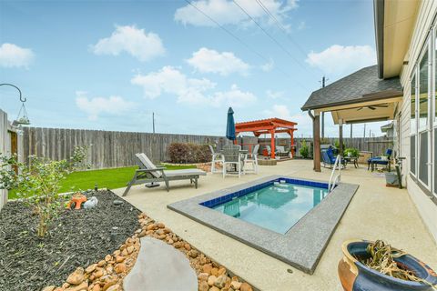 Photo of 4623 Painted Bunting Lane, Baytown, TX 77521 (MLS # 9273217)