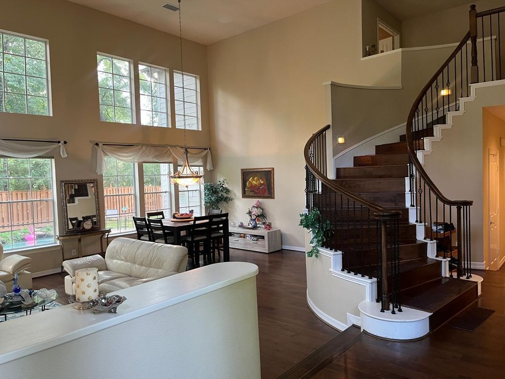 Photo of 3 Candle Pine Place Place, The Woodlands, TX 77381 (MLS # 20700258)