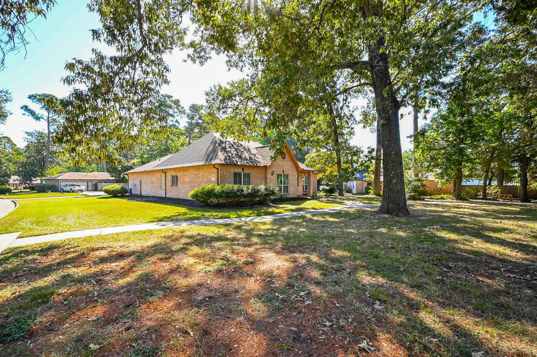 75 April Wind Drive S