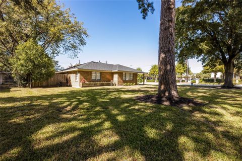 Tiny photo for 845 Holly Ridge Drive, Houston, TX 77024 (MLS # 4413934)