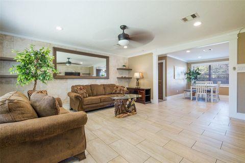 Photo of 845 Holly Ridge Drive, Houston, TX 77024 (MLS # 4413934)