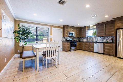 Tiny photo for 845 Holly Ridge Drive, Houston, TX 77024 (MLS # 4413934)