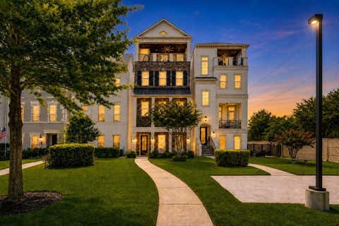 Photo of 709 Somerset Commons Lane, Houston, TX 77055 (MLS # 4035681)