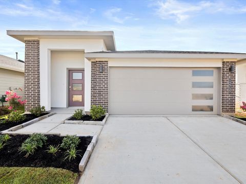 Photo of 12733 Ermine St St, Houston, TX 77047 (MLS # 43151548)