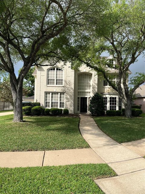 Photo of 2906 Bay Isle Court, Houston, TX 77059 (MLS # 36377673)