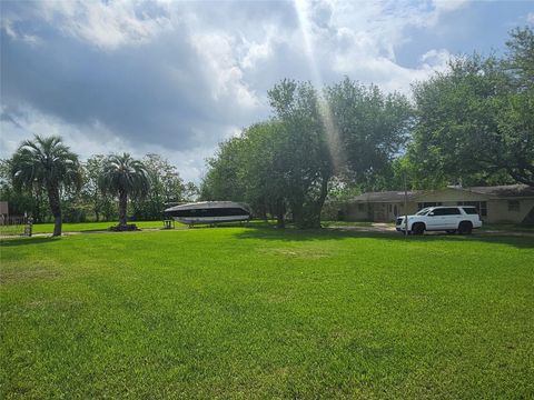 Tiny photo for 1218 E Pasadena Boulevard, Deer Park, TX 77536 (MLS # 79220272)