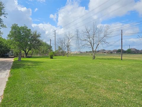 Tiny photo for 1218 E Pasadena Boulevard, Deer Park, TX 77536 (MLS # 79220272)